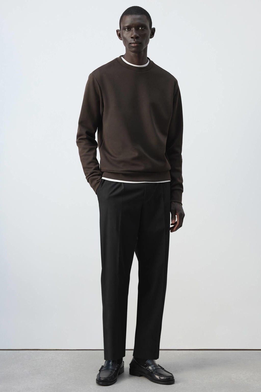 Donkerblauwe heren Mango Man regular fit sweater met effen, lange mouwen, ronde hals en geribde boorden