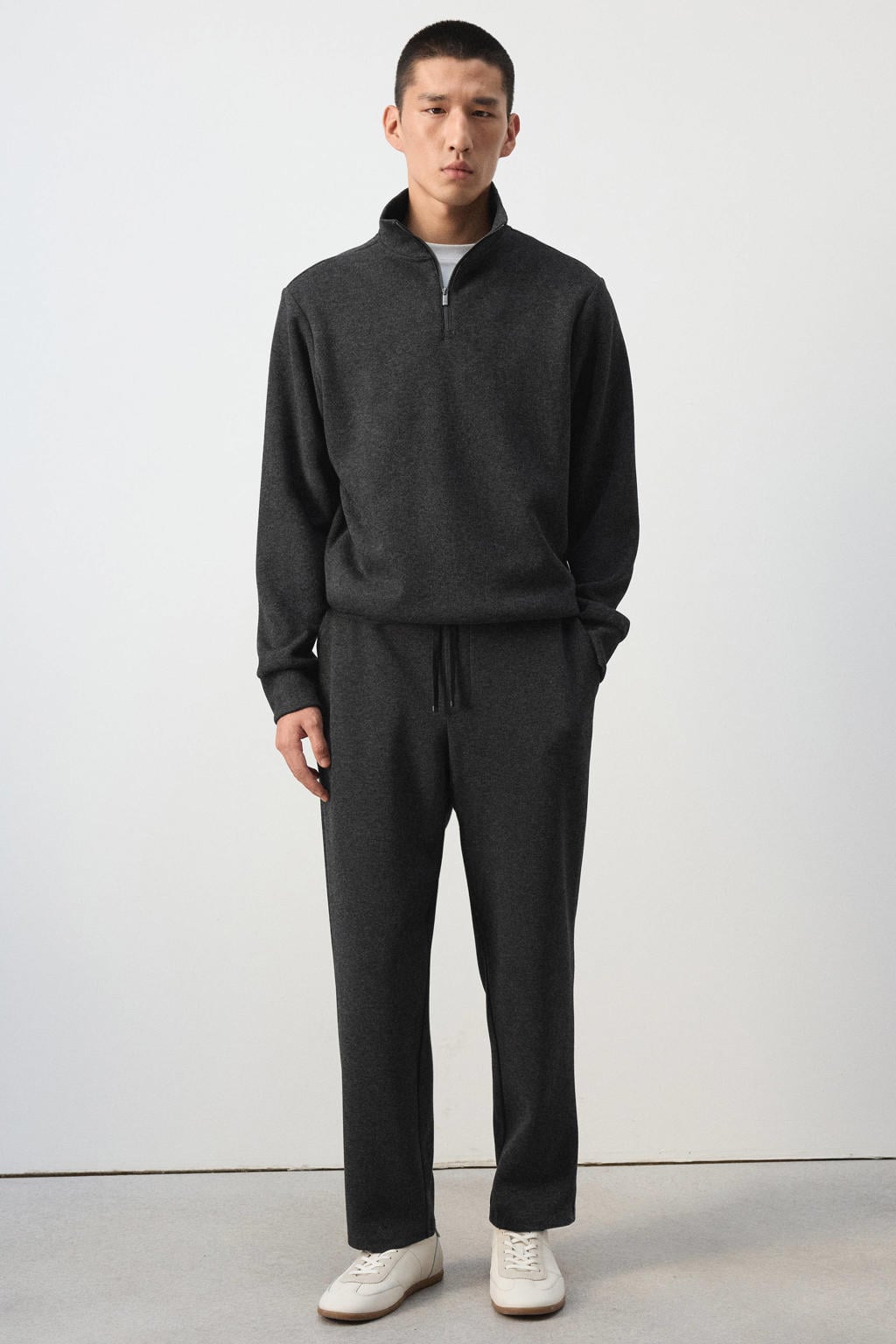 Grijze heren Mango Man regular fit sweater met effen, lange mouwen en geribde boorden
