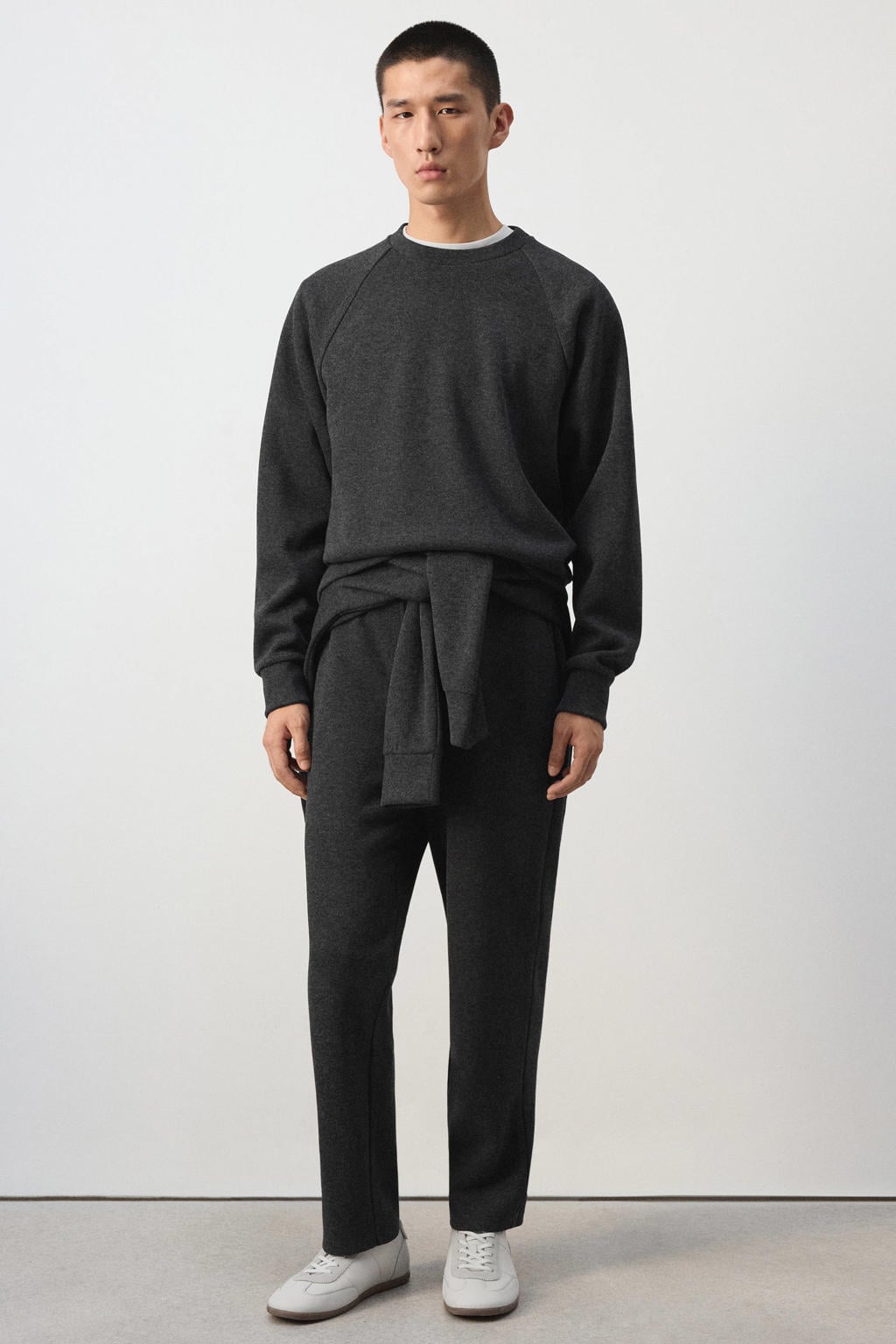 Grijze heren Mango Man regular fit sweater met effen, lange mouwen, ronde hals en geribde boorden