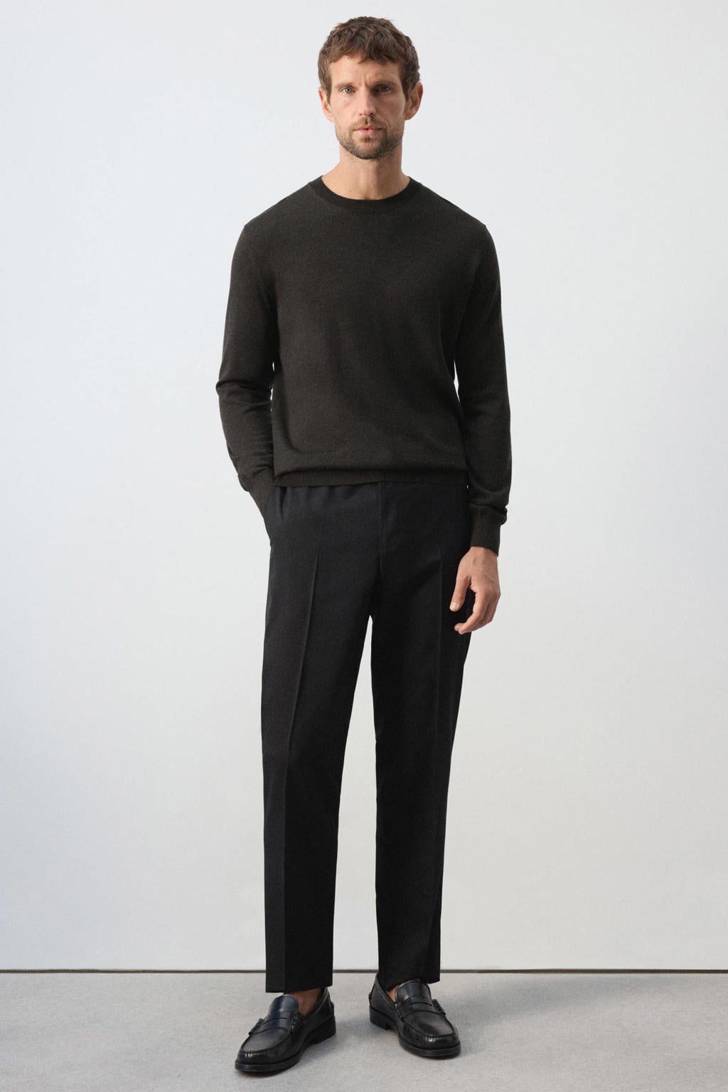 Donkerblauwe heren Mango Man wollen relaxed fit trui met effen, lange mouwen en ronde hals