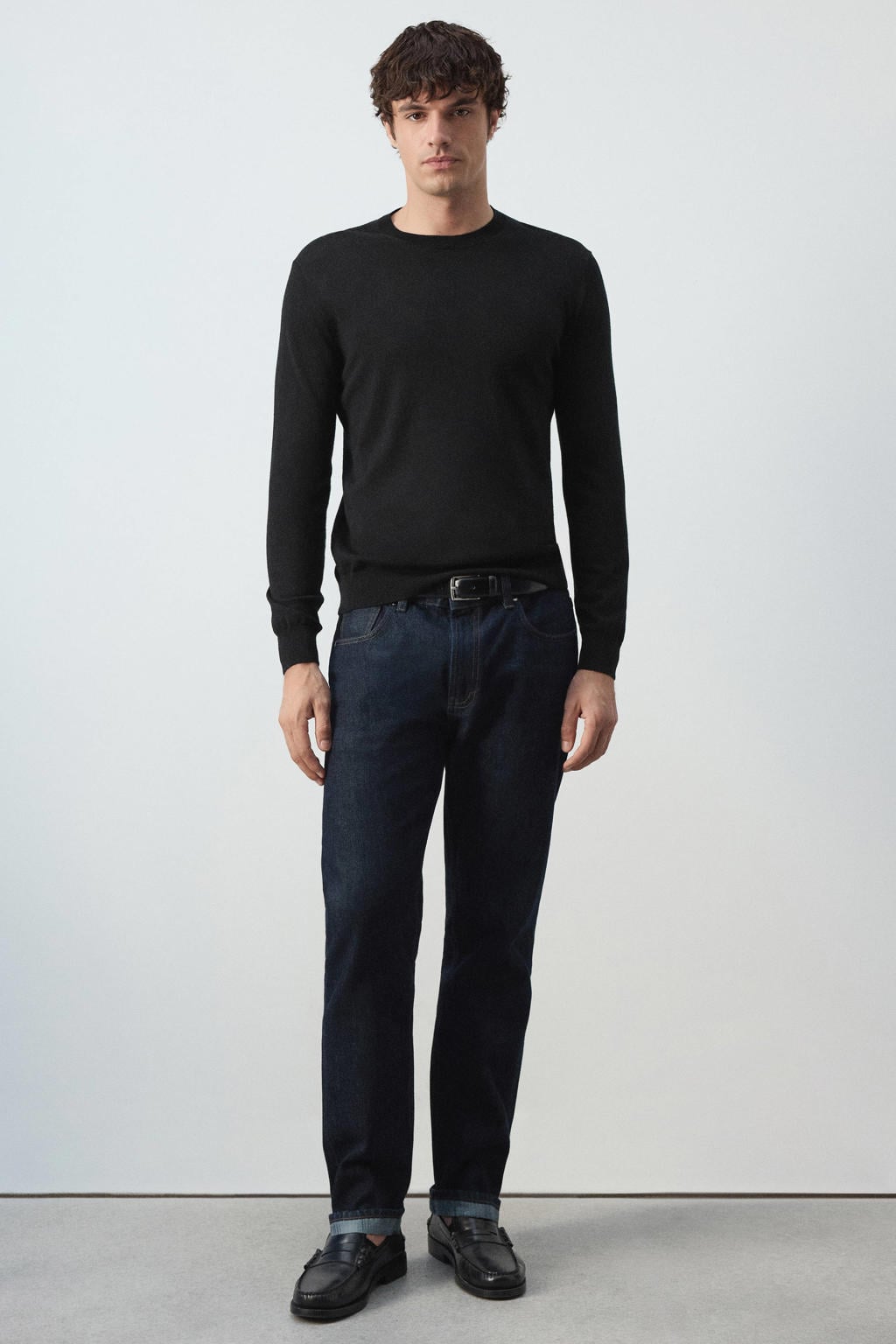 Zwarte heren Mango Man wollen relaxed fit gebreide trui met effen, lange mouwen en ronde hals