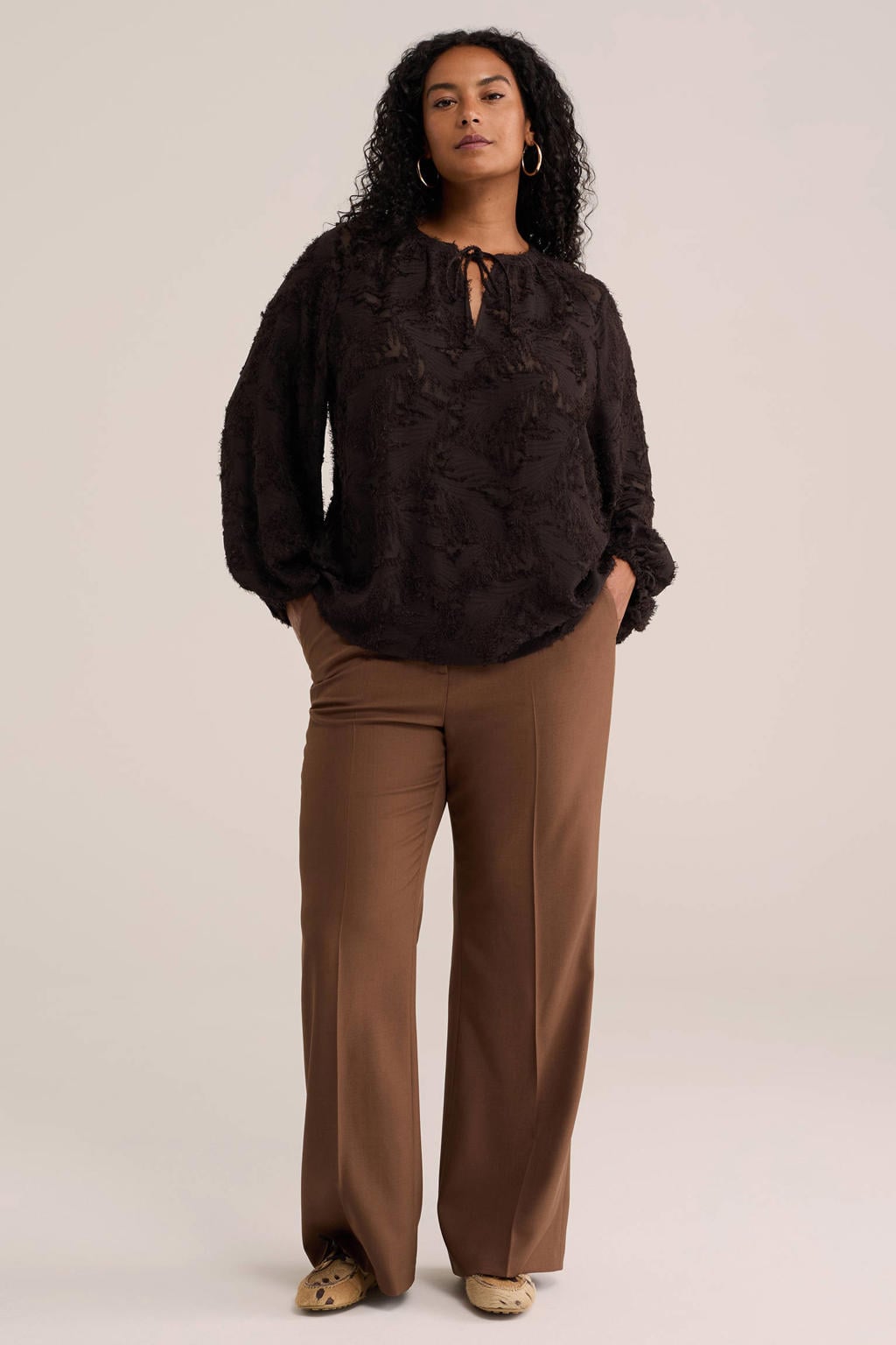 Bruine dames WE Fashion Plus Size top van polyester met effen en lange mouwen