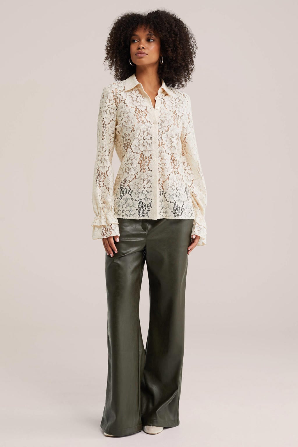 Ecru dames WE Fashion kanten blouse met effen, lange mouwen, klassieke kraag en knoopsluiting