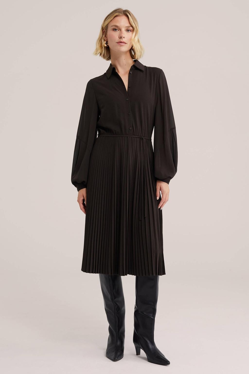 WE Fashion plissé midi jurk - donkerbruin