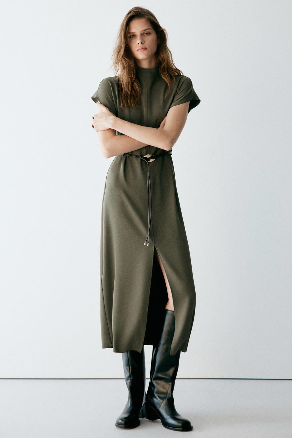 Kakikleurige dames Mango midi jurk van polyester met effen, korte mouwen, opstaande kraag en ritssluiting