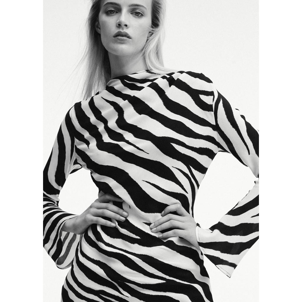Zwarte dames Mango van viscose met zebraprint, lange mouwen, opstaande kraag en blinde ritssluiting
