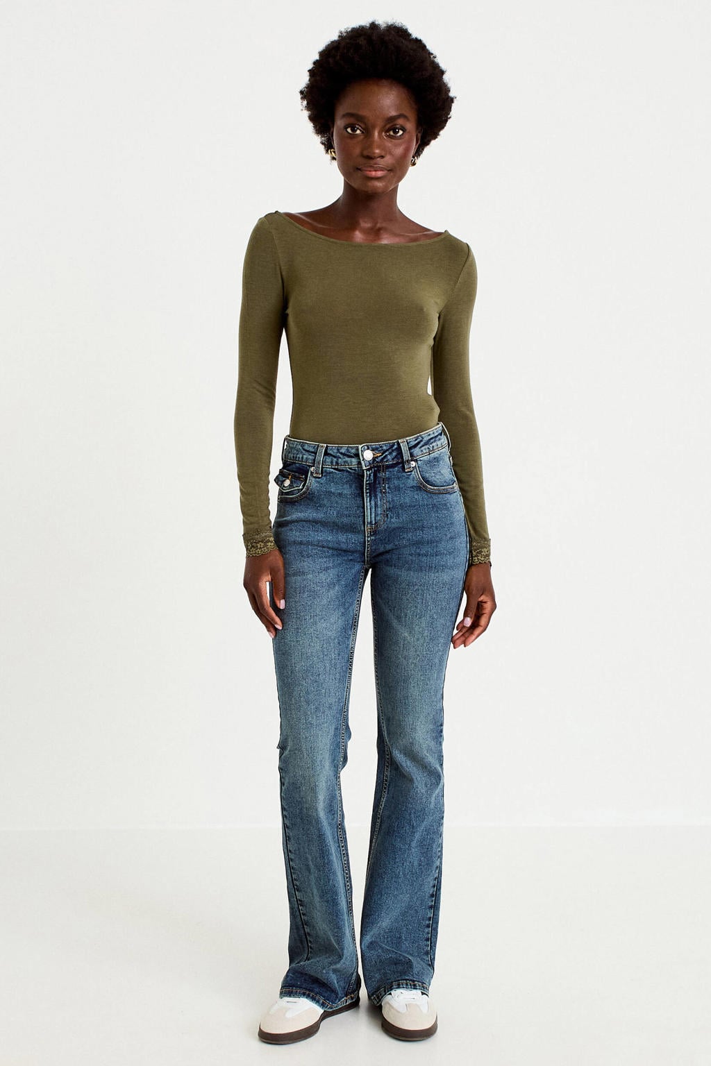 Medium blue denim dames Cache Cache low waist bootcut jeans van denim met rits- en knoopsluiting en effen
