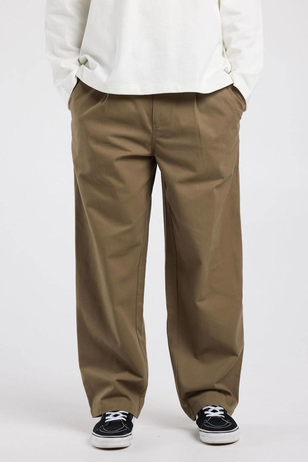 America Today loose fit chino - bruin