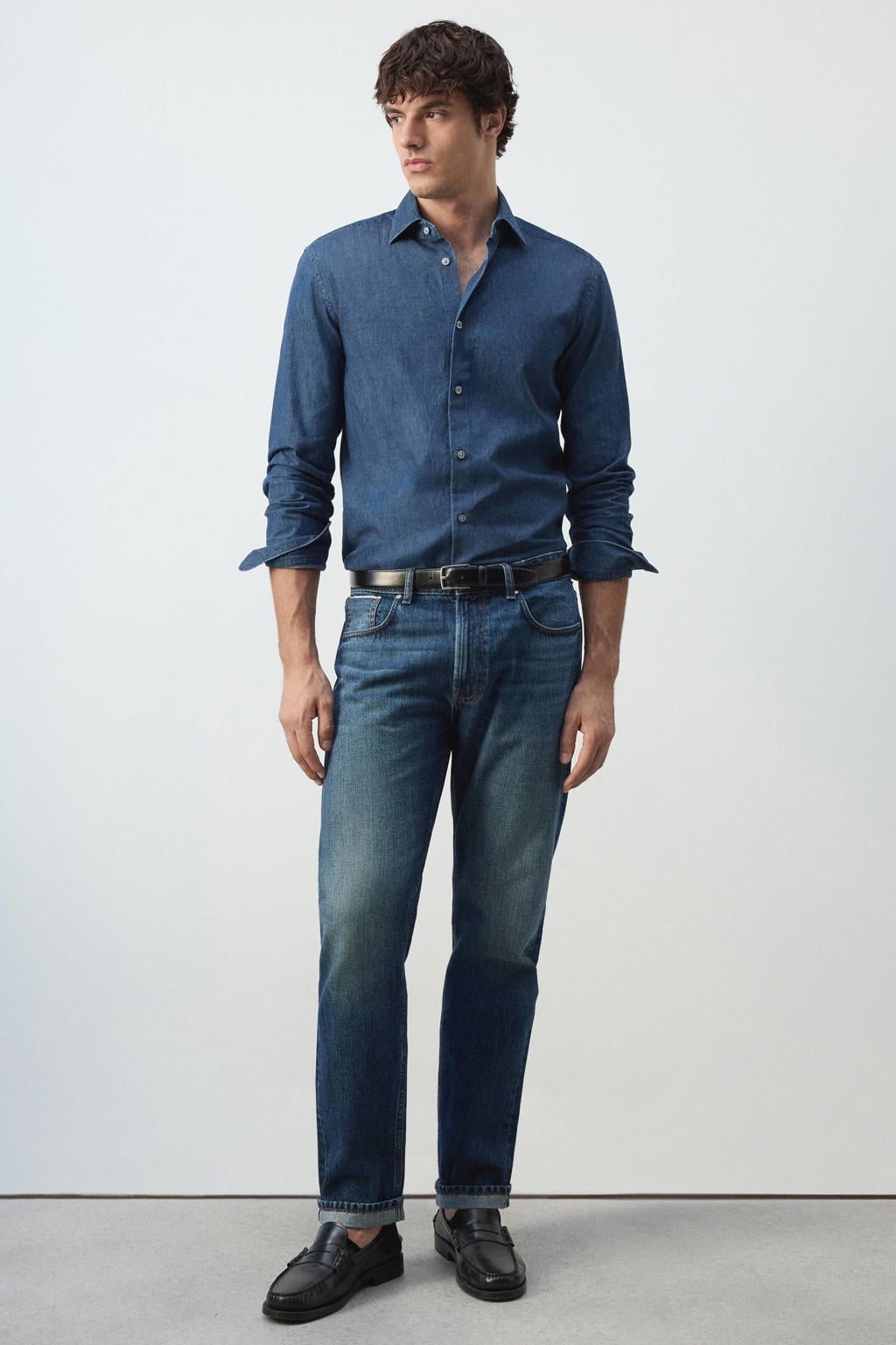 Donkerblauwe heren Mango Man slim fit casual overhemd van denim met effen, lange mouwen en klassieke kraag