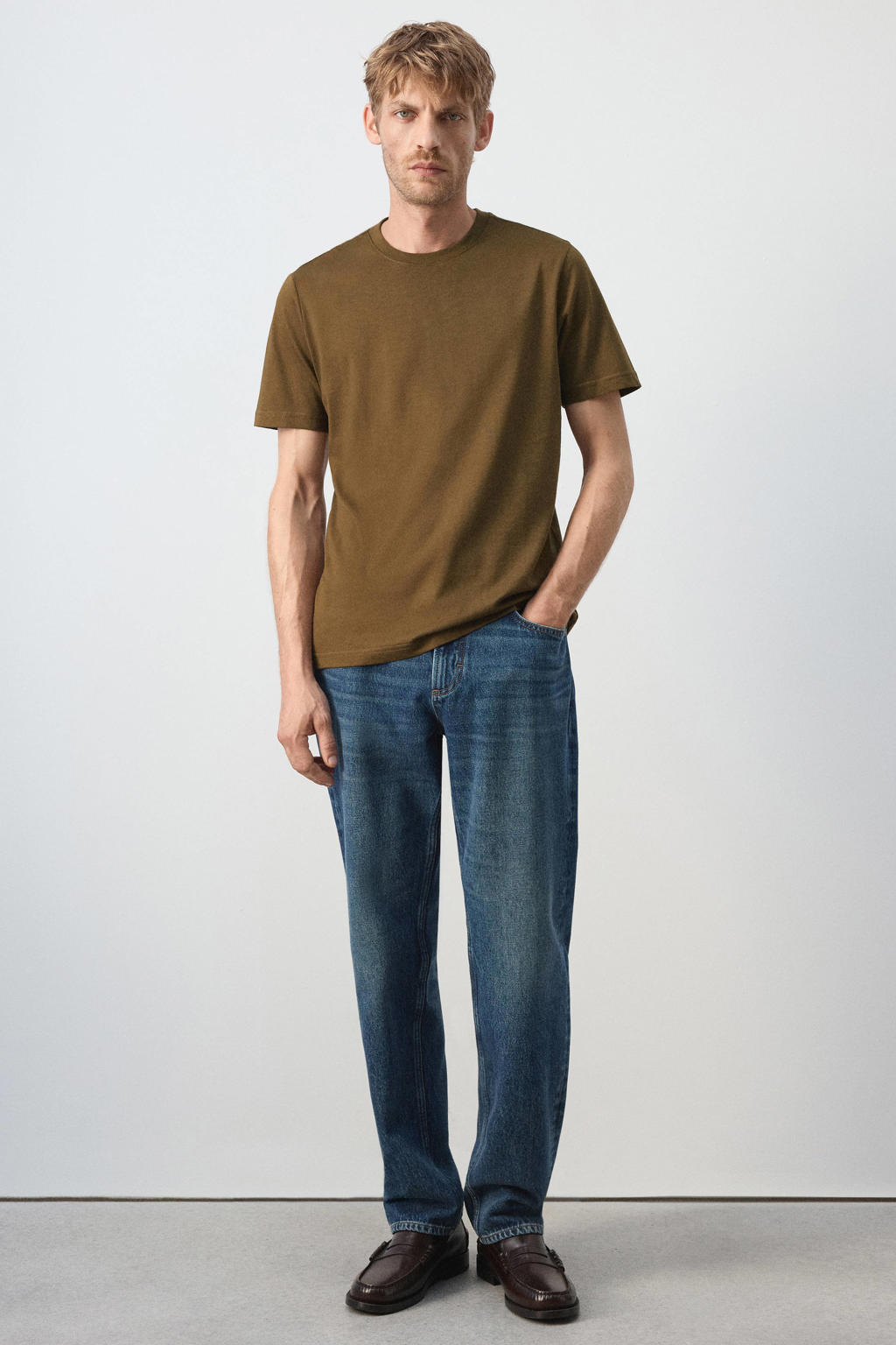 Bruine heren Mango Man slim fit T-shirt van katoen met effen, korte mouwen, ronde hals en geribde boorden