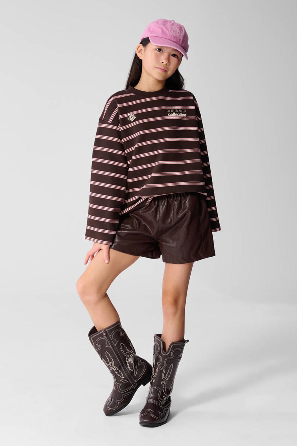 Shoeby oversized gestreepte sweater met backprint - bruin/roze/offwhite