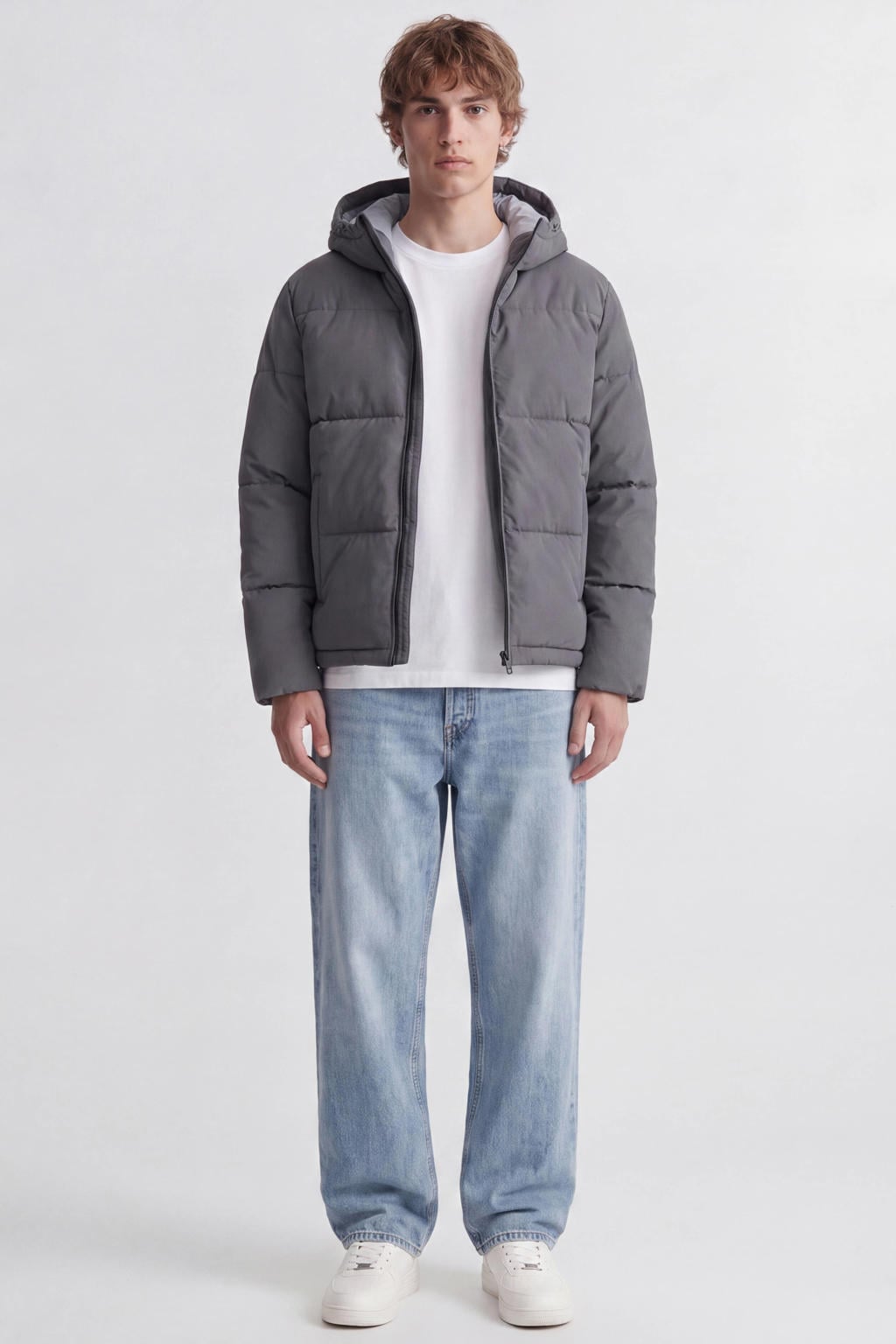 Grijze heren JACK & JONES pufferjas van polyester met effen, lange mouwen, capuchon, ritssluiting en doorgestikte details