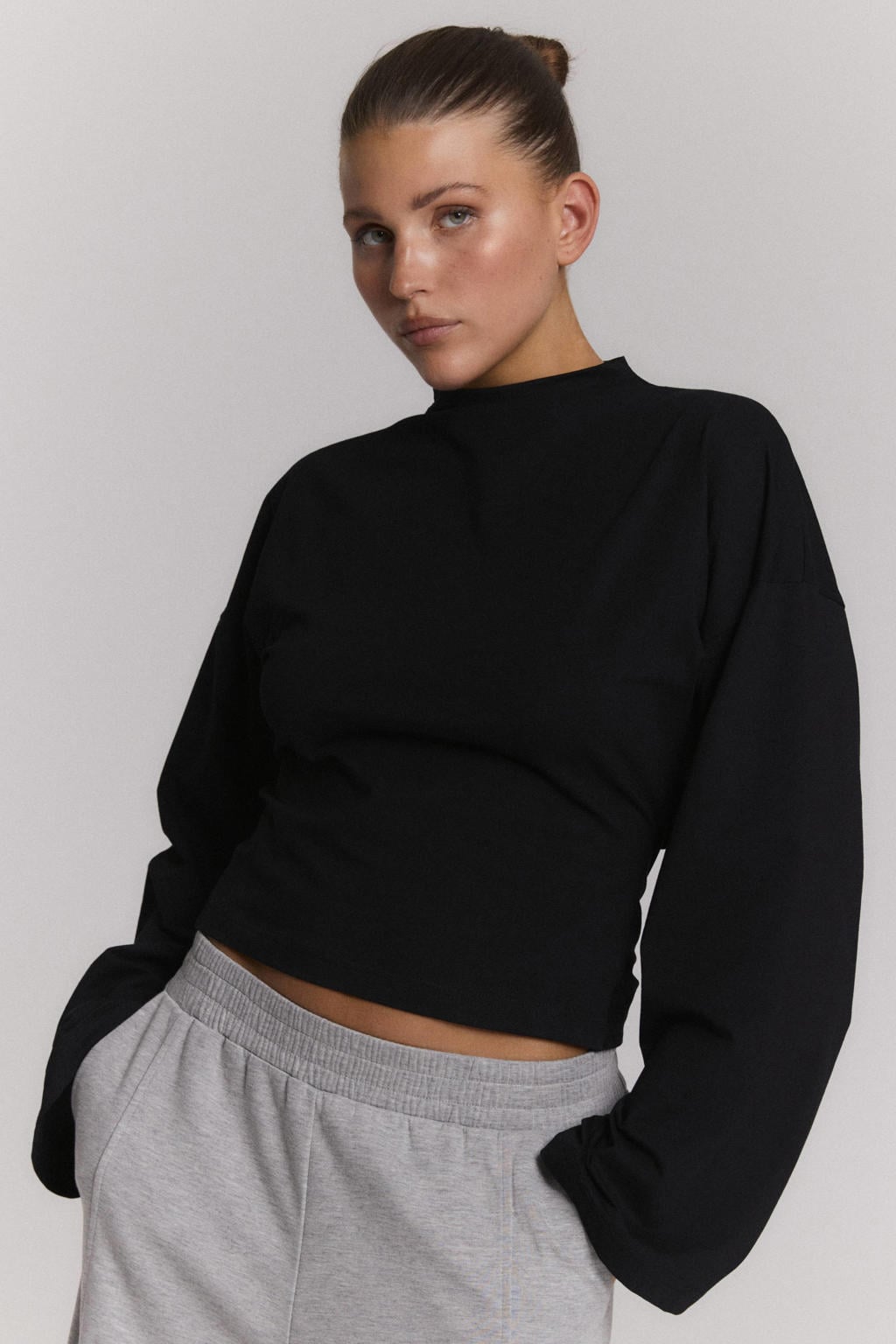 Refined Department top met cut-out en open rug - zwart
