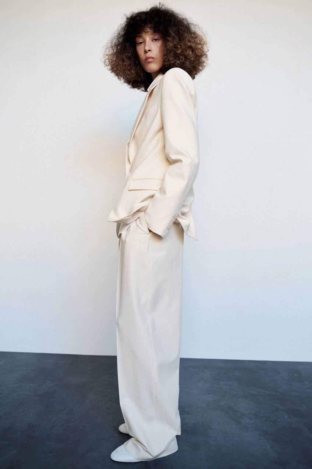 Mango straight leg pantalon met plooien - beige