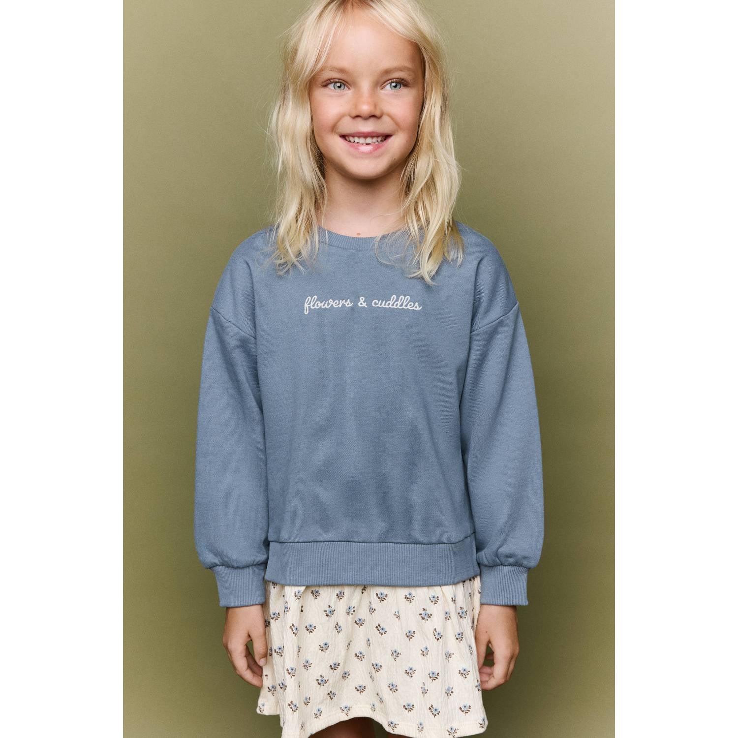 Mango Kids gebloemde midi sweatjurk met tekst blauw beige
