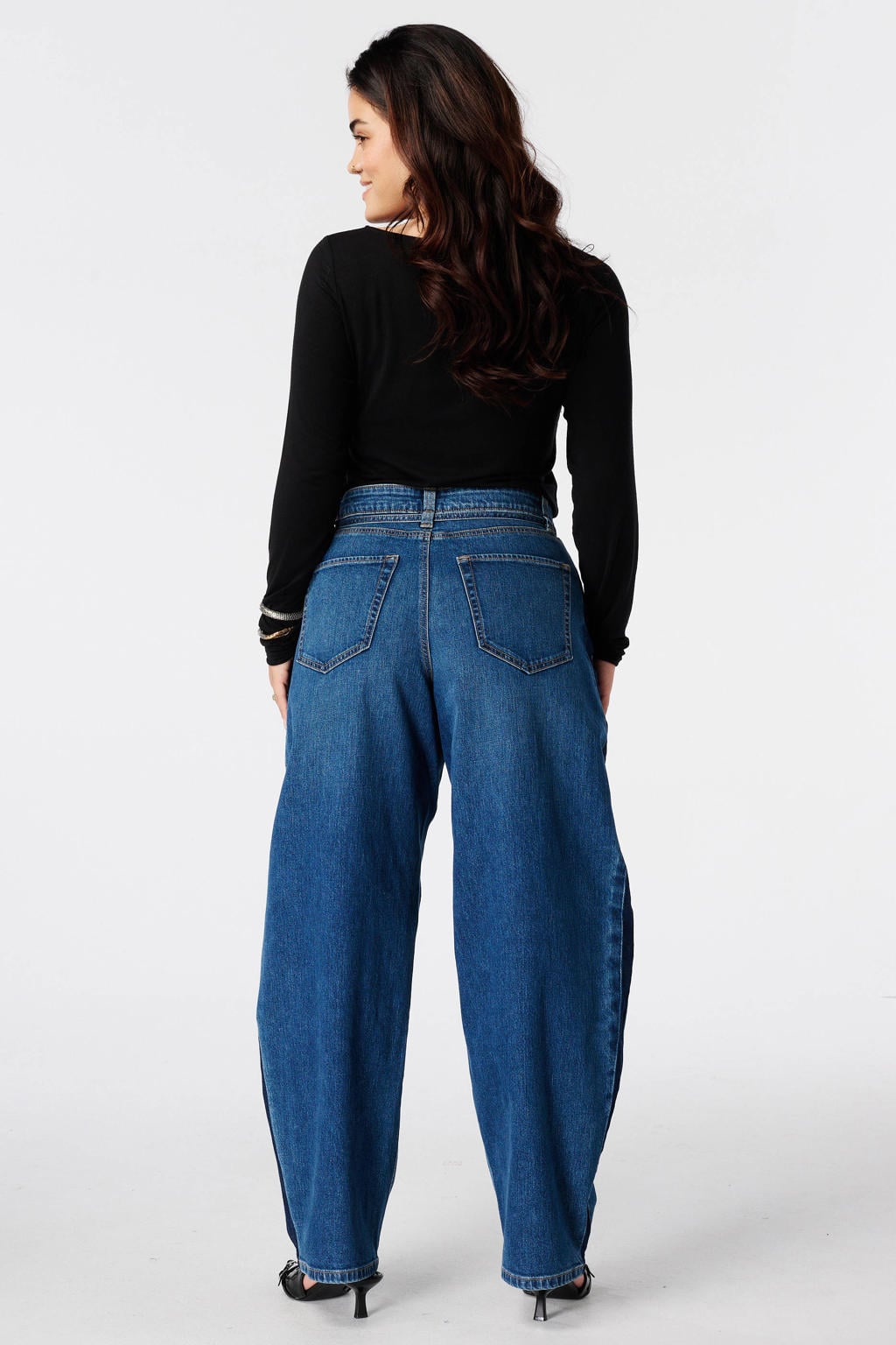 Medium blue denim dames MS Mode Plus Size barrel jeans van denim met regular waist, rits- en knoopsluiting en effen