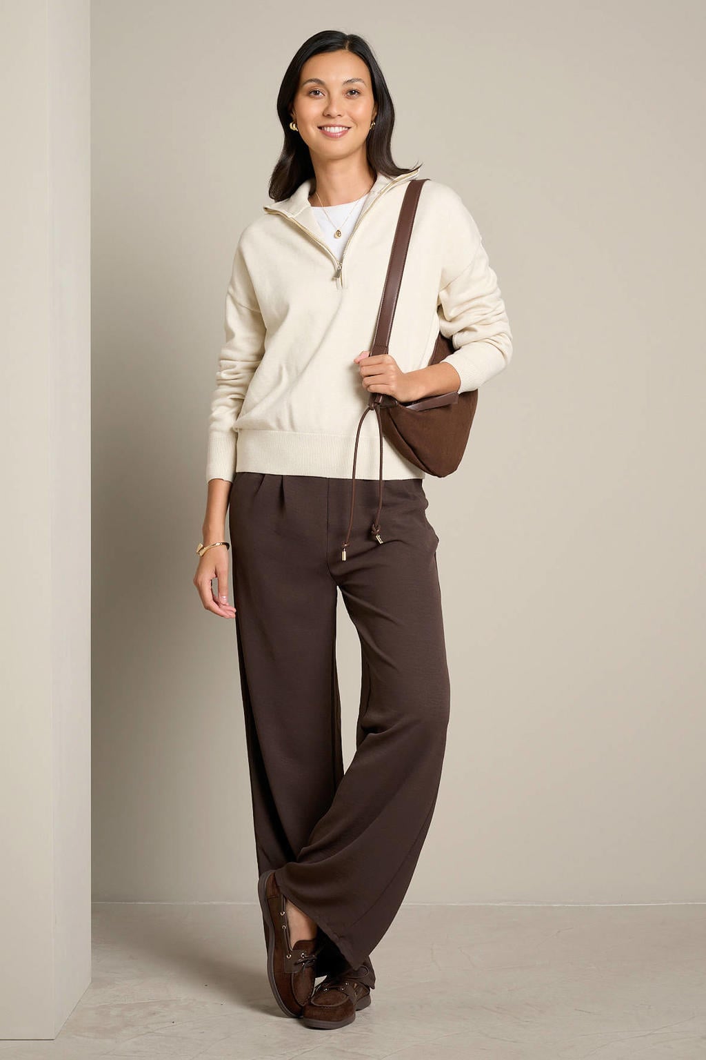 Beige dames LOLALIZA van viscose met effen, lange mouwen en opstaande kraag