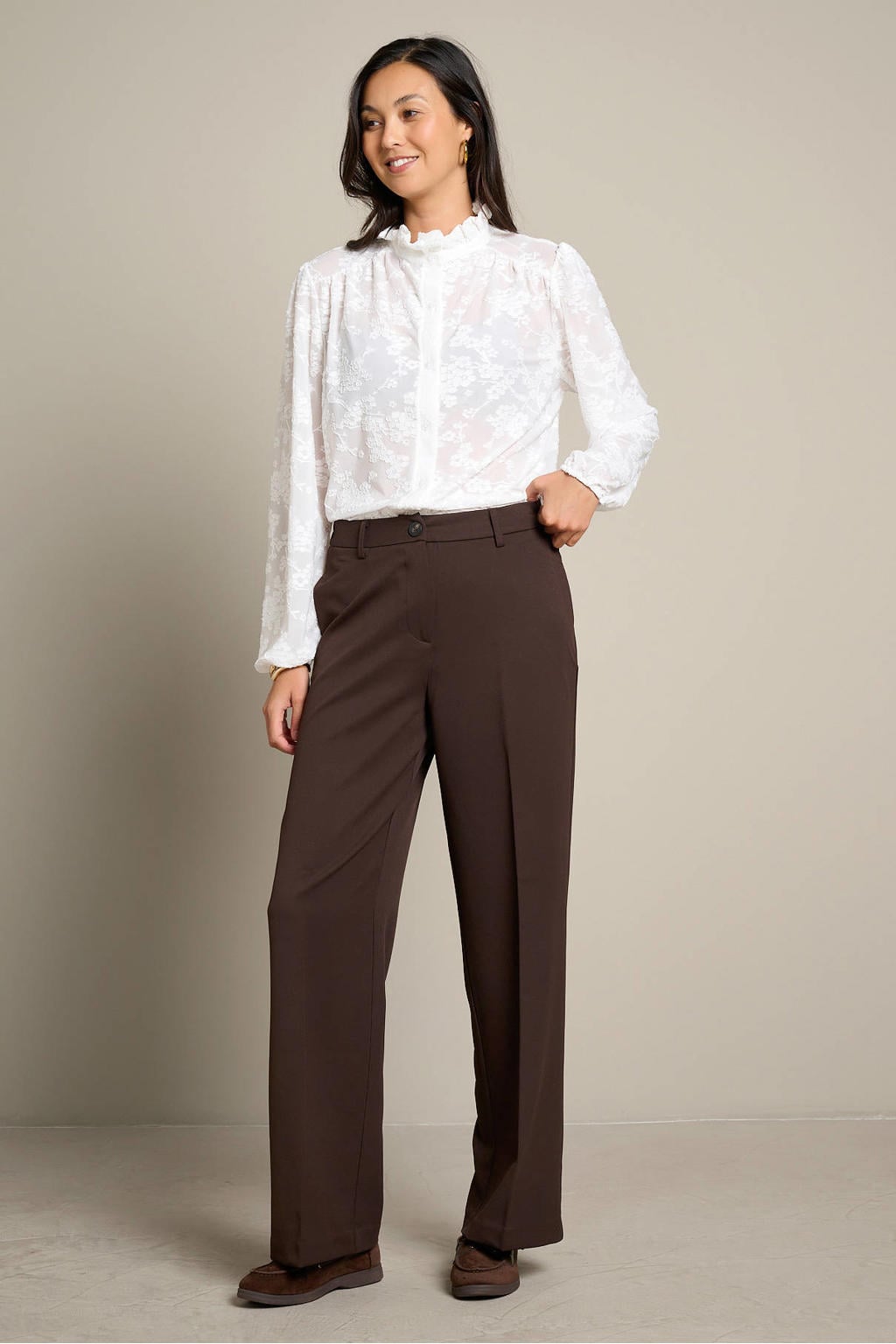 Bruine dames LOLALIZA wide leg broek met rits- en knoopsluiting en effen