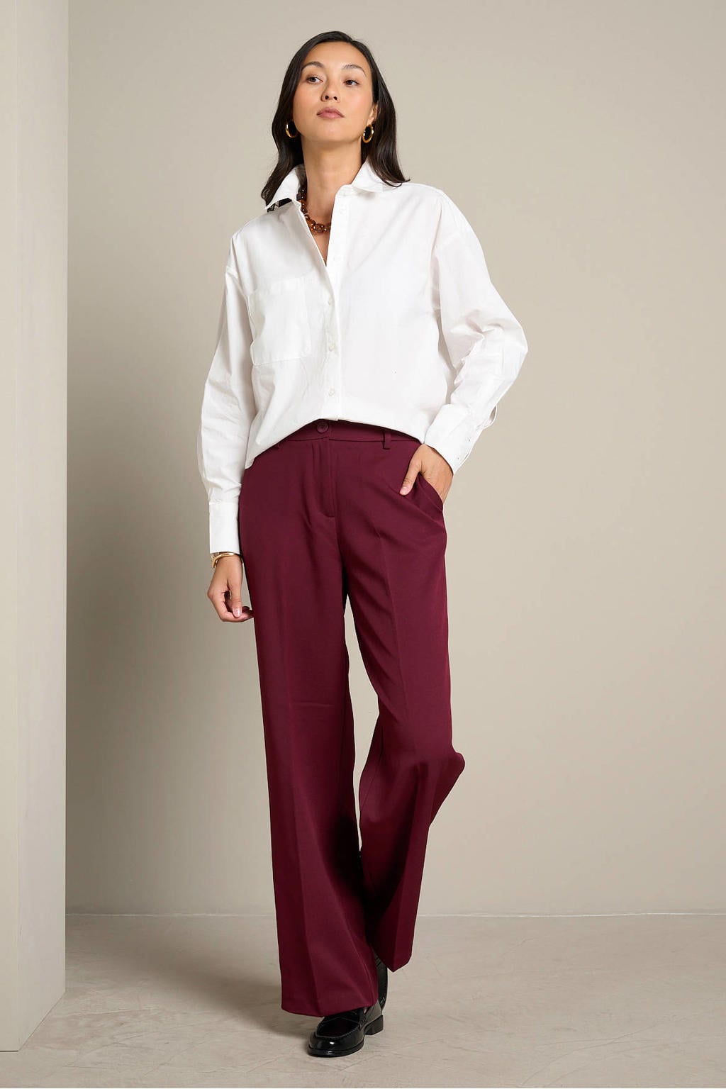 Donkerrode dames LOLALIZA wide leg broek met rits- en knoopsluiting en effen