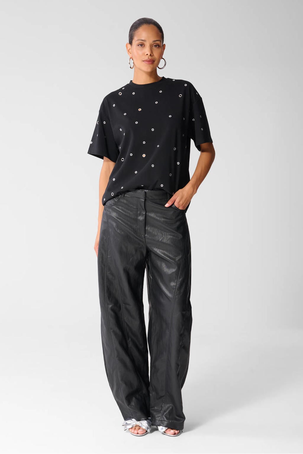 Zwarte dames Shoeby T-shirt van katoen met effen, korte mouwen, ronde hals en studs
