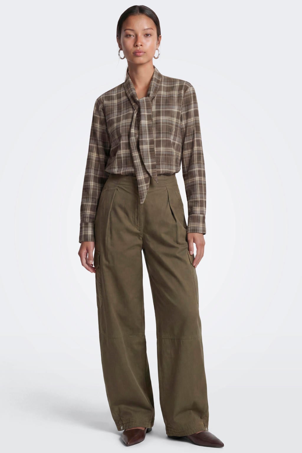 Bruine dames ONLY geruite blouse van polyester met lange mouwen, klassieke kraag, knoopsluiting en geweven detail