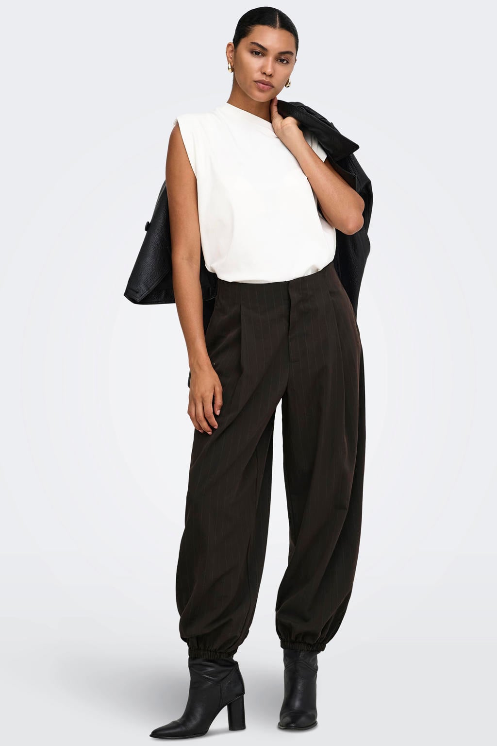 ONLY ballon casual broek met krijtstreep - donkerbruin