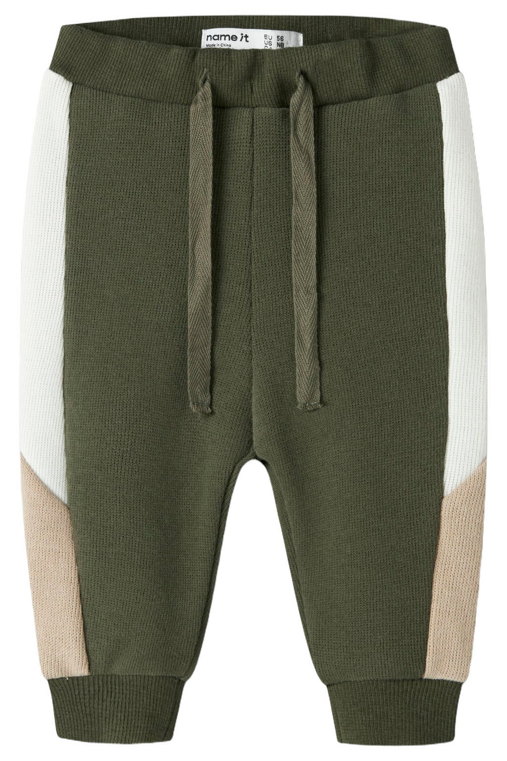 Olijfgroen, beige en witte jongens NAME IT BABY joggingbroek van sweat materiaal met elastische tailleband met koord en meerkleurige print
