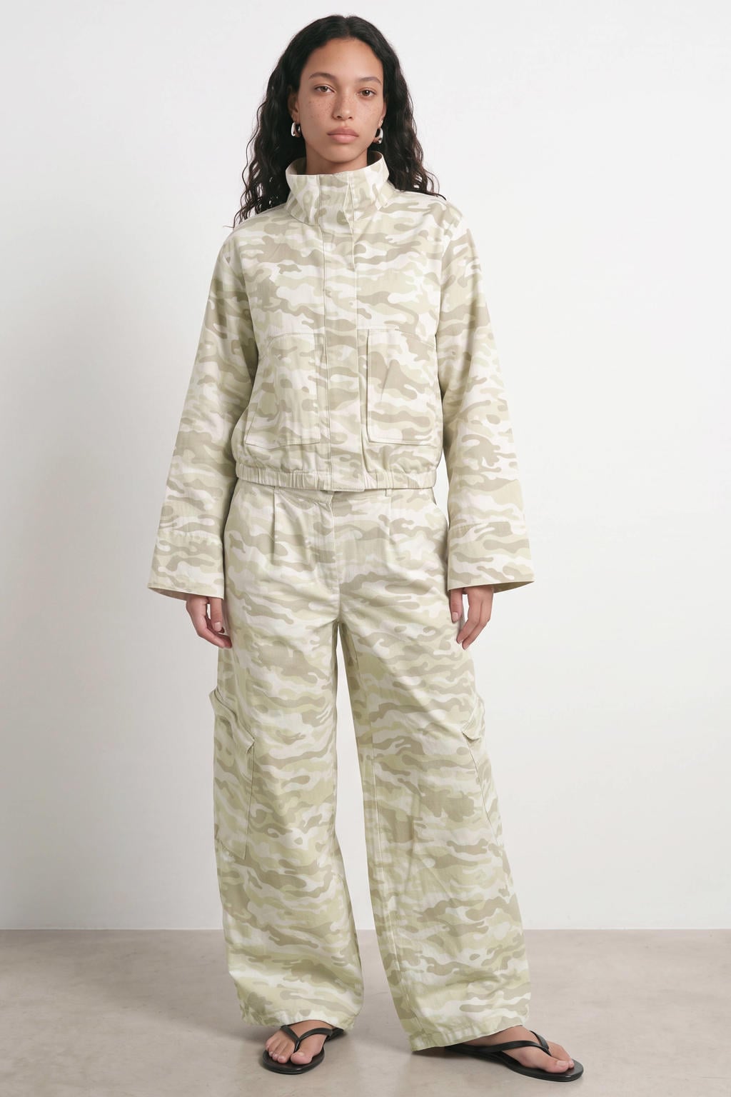 Beige dames HYPEDROP camouflage jack met lange mouwen en opstaande kraag
