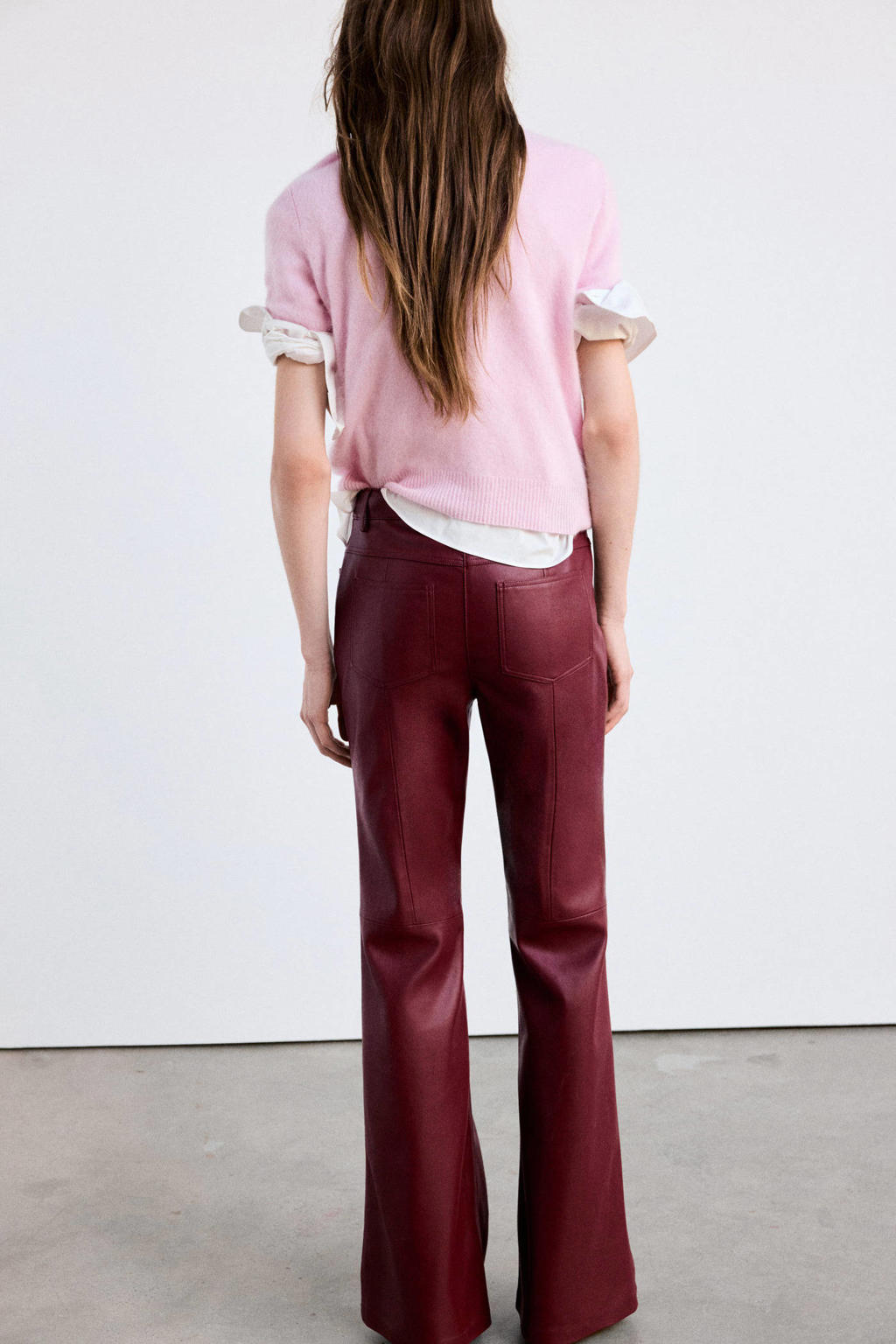Rode dames Mango imitatieleren flared broek met regular waist en rits- en knoopsluiting