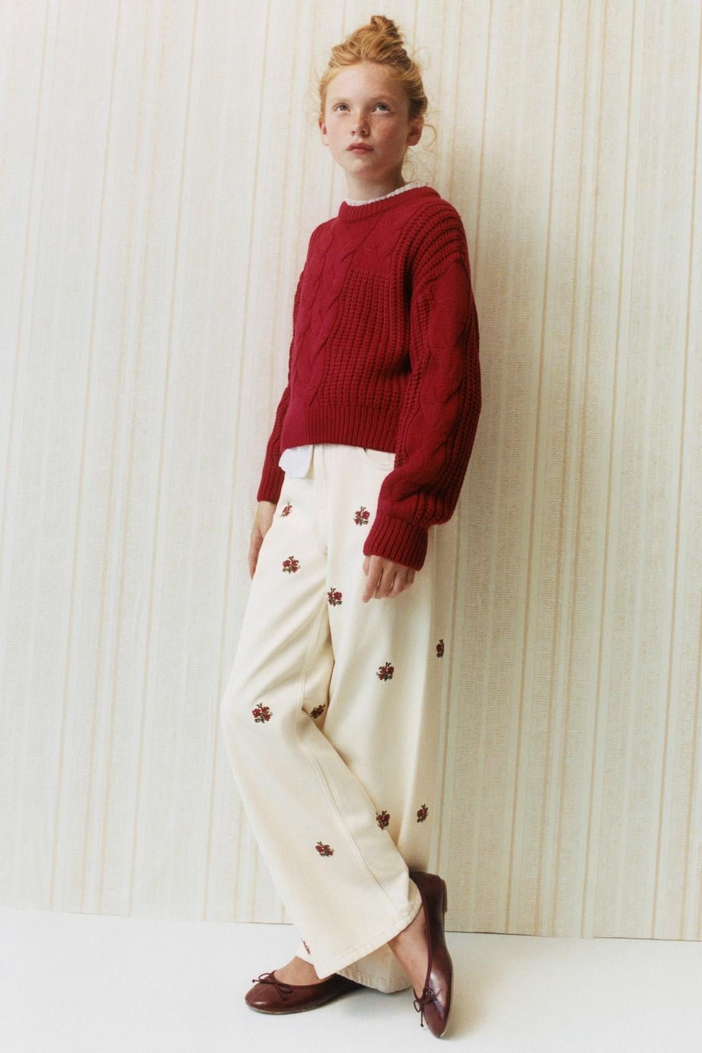 Mango Kids regular waist wide leg gebloemde jeans met borduursels - ecru/rood