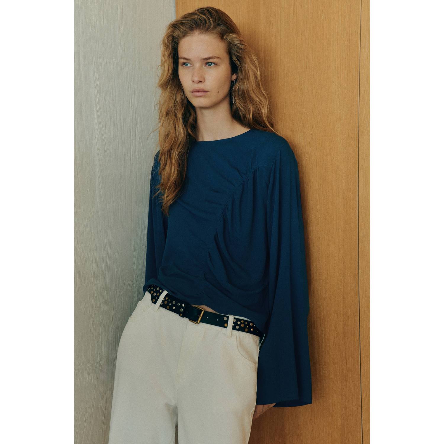 MANGO TEEN rechtvallende blousetop met plooien donkerblauw