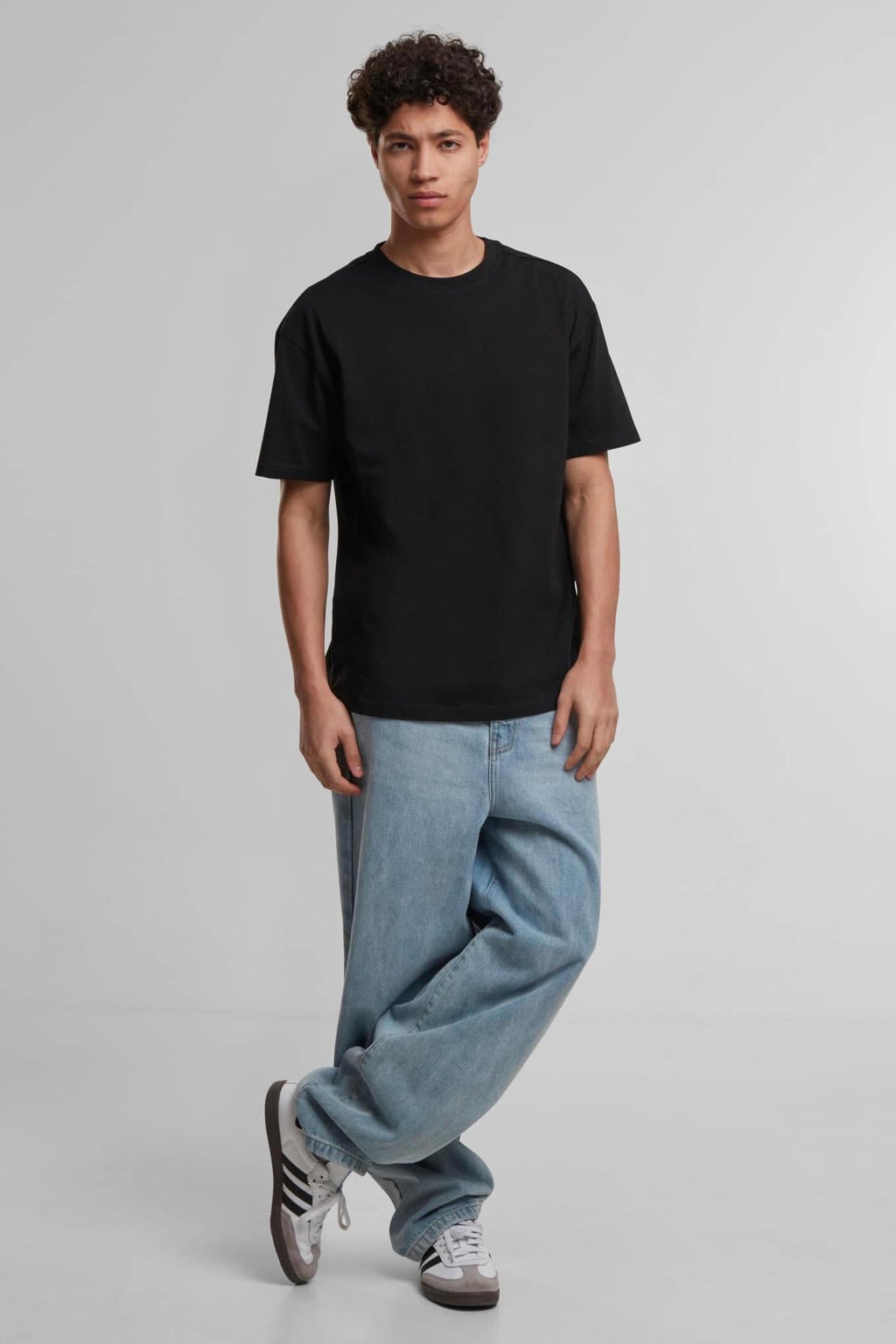 Zwarte heren Urban Classics oversized T-shirt van katoen met effen, korte mouwen, ronde hals en geribde boorden