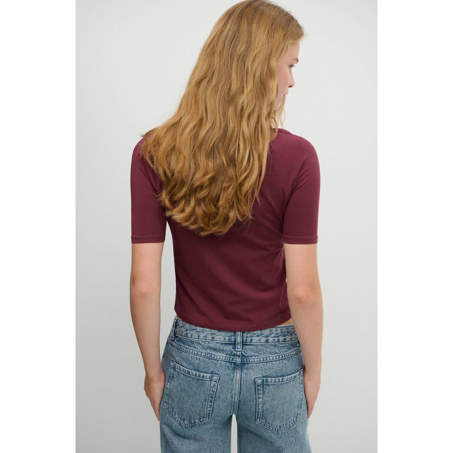 MANGO TEEN aansluitende cropped top met studs donkerrood