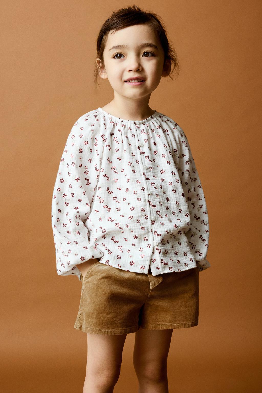 Ecru en rode meisjes Mango Kids gebloemde blouse van katoen met lange mouwen, ronde hals en knoopsluiting