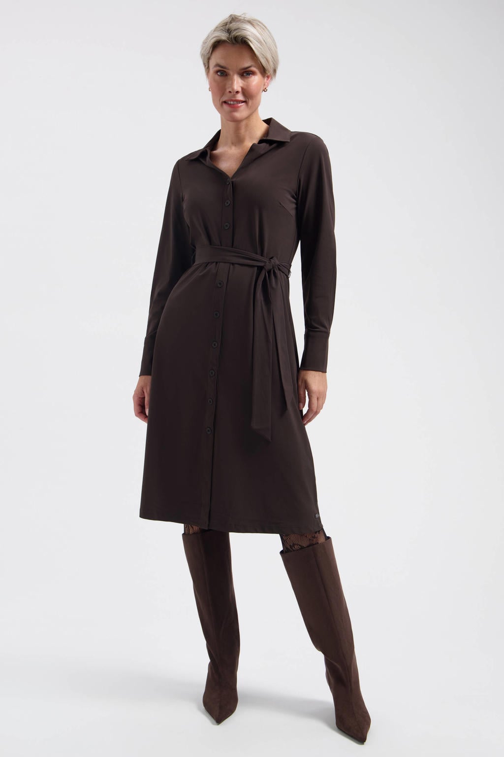Donkerblauwe dames Lady Day travelstof blousejurk met effen, lange mouwen, klassieke kraag, knoopsluiting en ceintuur