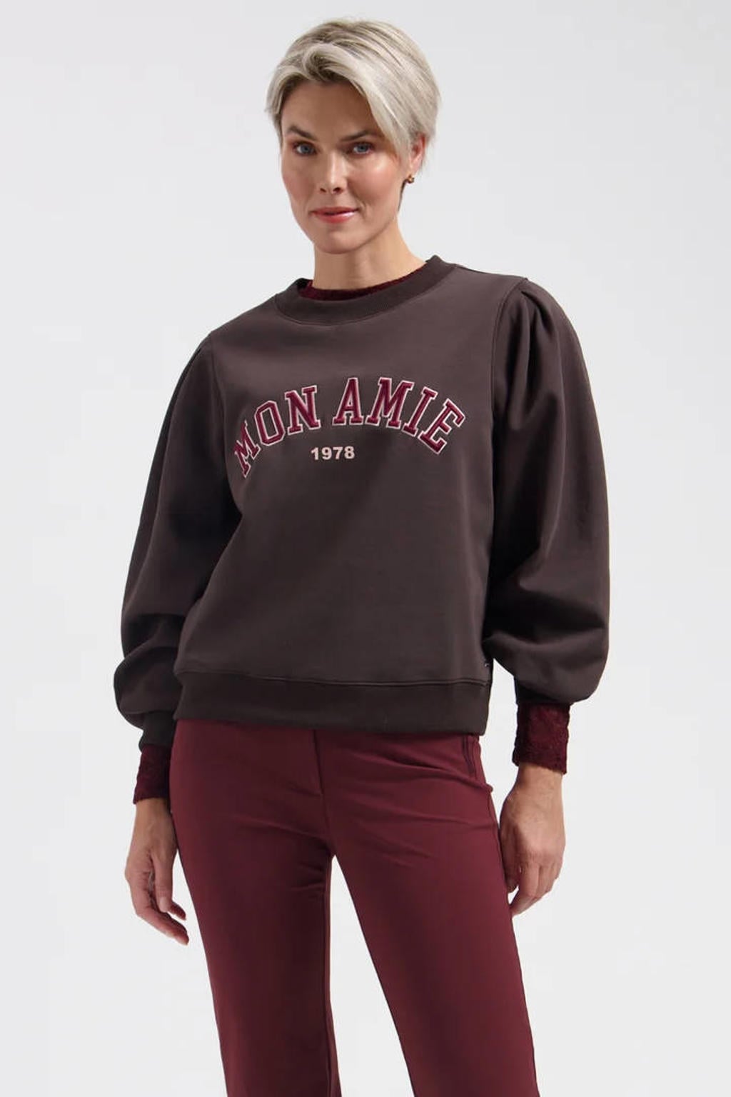 Lady Day sweater met tekst - donkerbruin