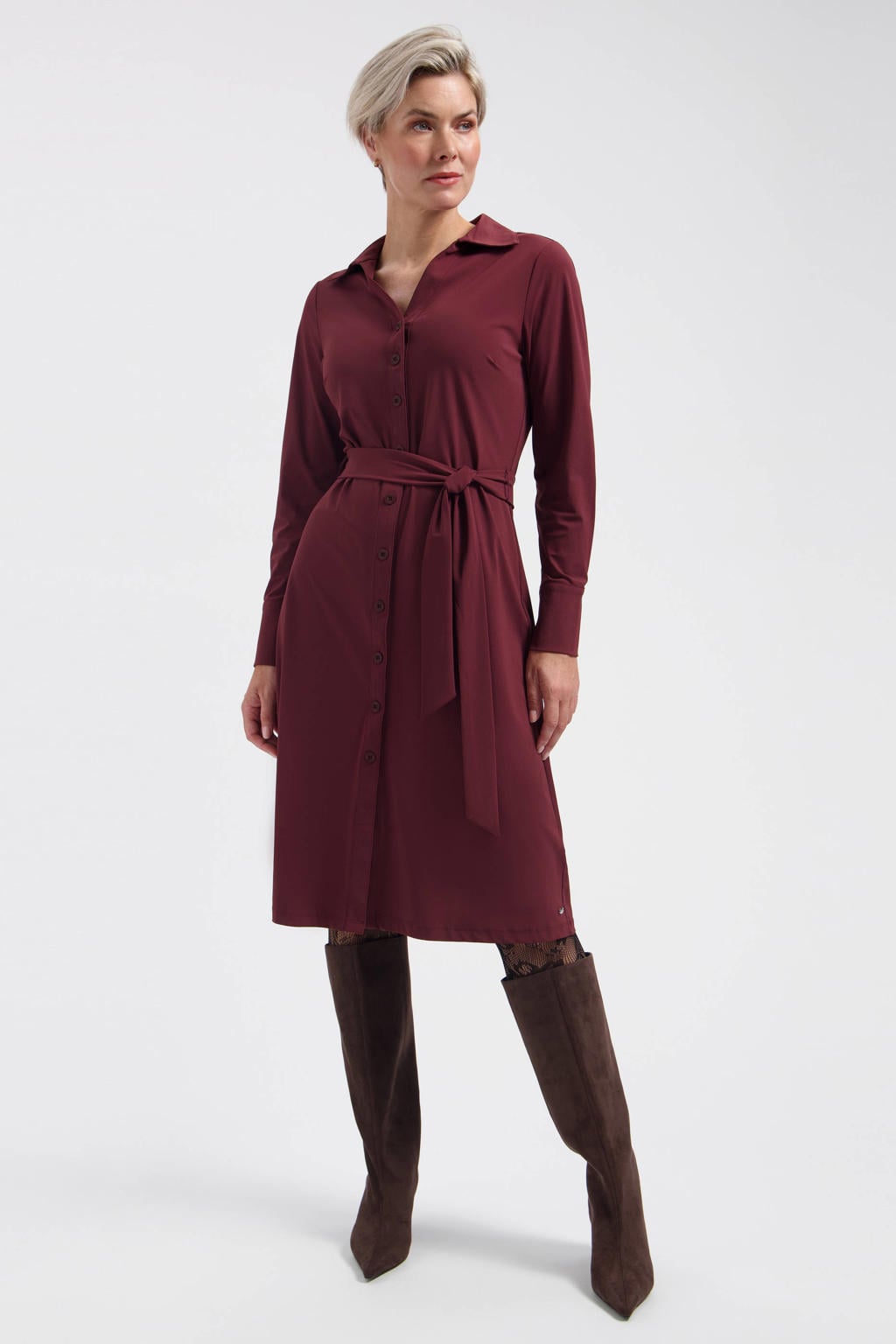 Donkerrode dames Lady Day travelstof blousejurk met effen, lange mouwen, klassieke kraag en knoopsluiting