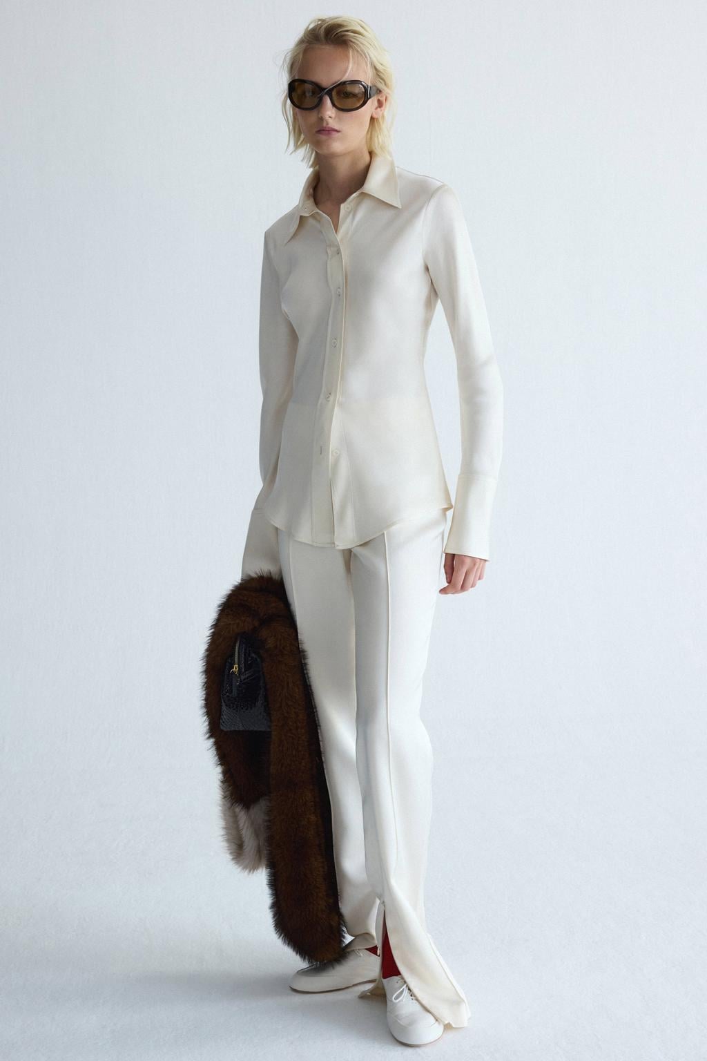Ecru dames Mango blouse van viscose met effen, lange mouwen, klassieke kraag en knoopsluiting