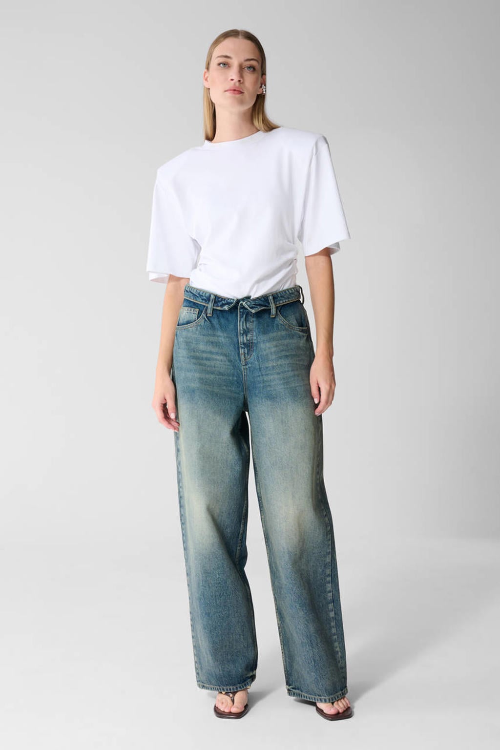 Medium blue denim dames Shoeby baggy jeans medium van denim met high waist, rits- en knoopsluiting en effen