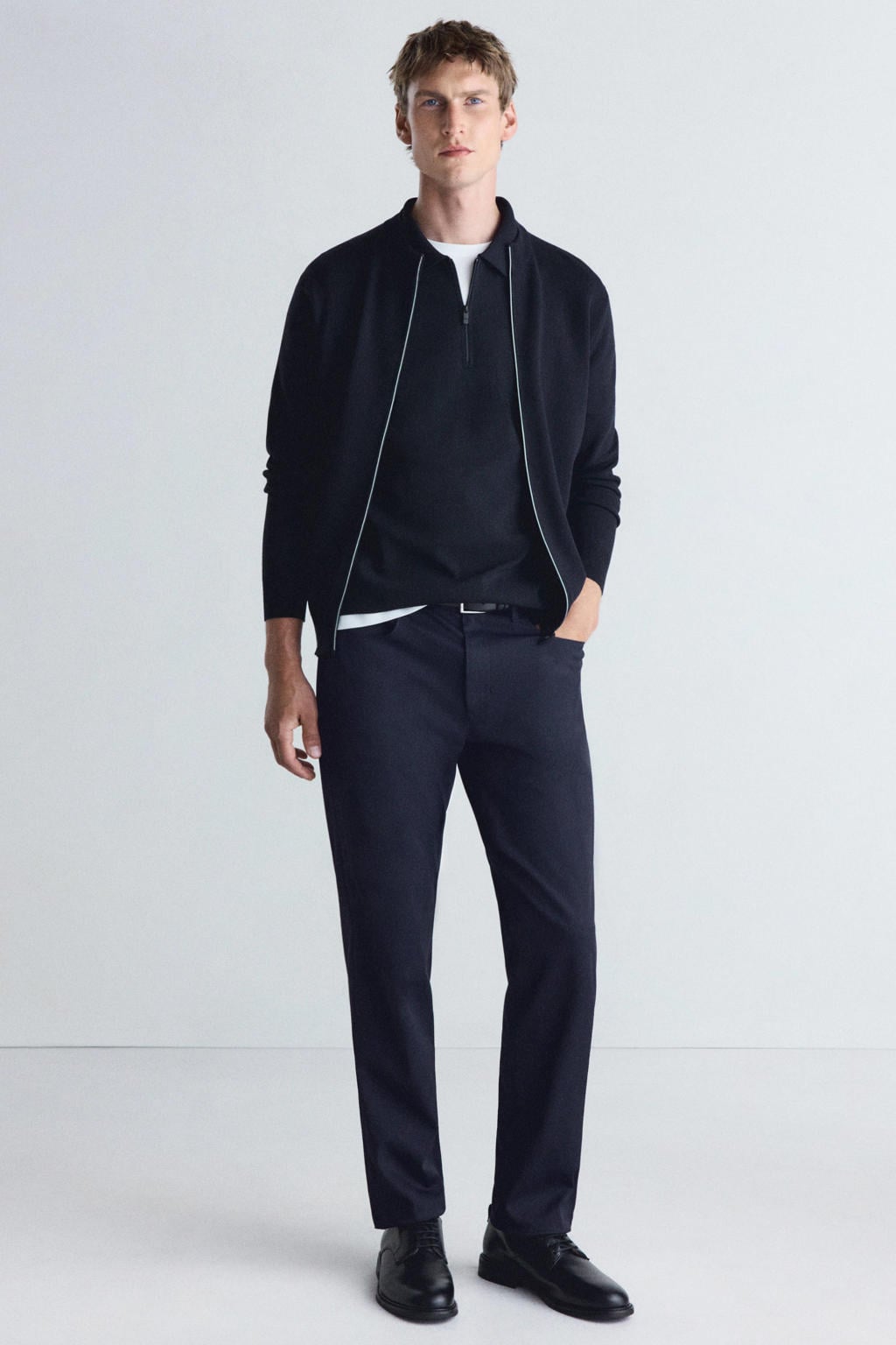 Donkerblauwe heren Mango Man gebreid vest van viscose met effen, lange mouwen en ritssluiting