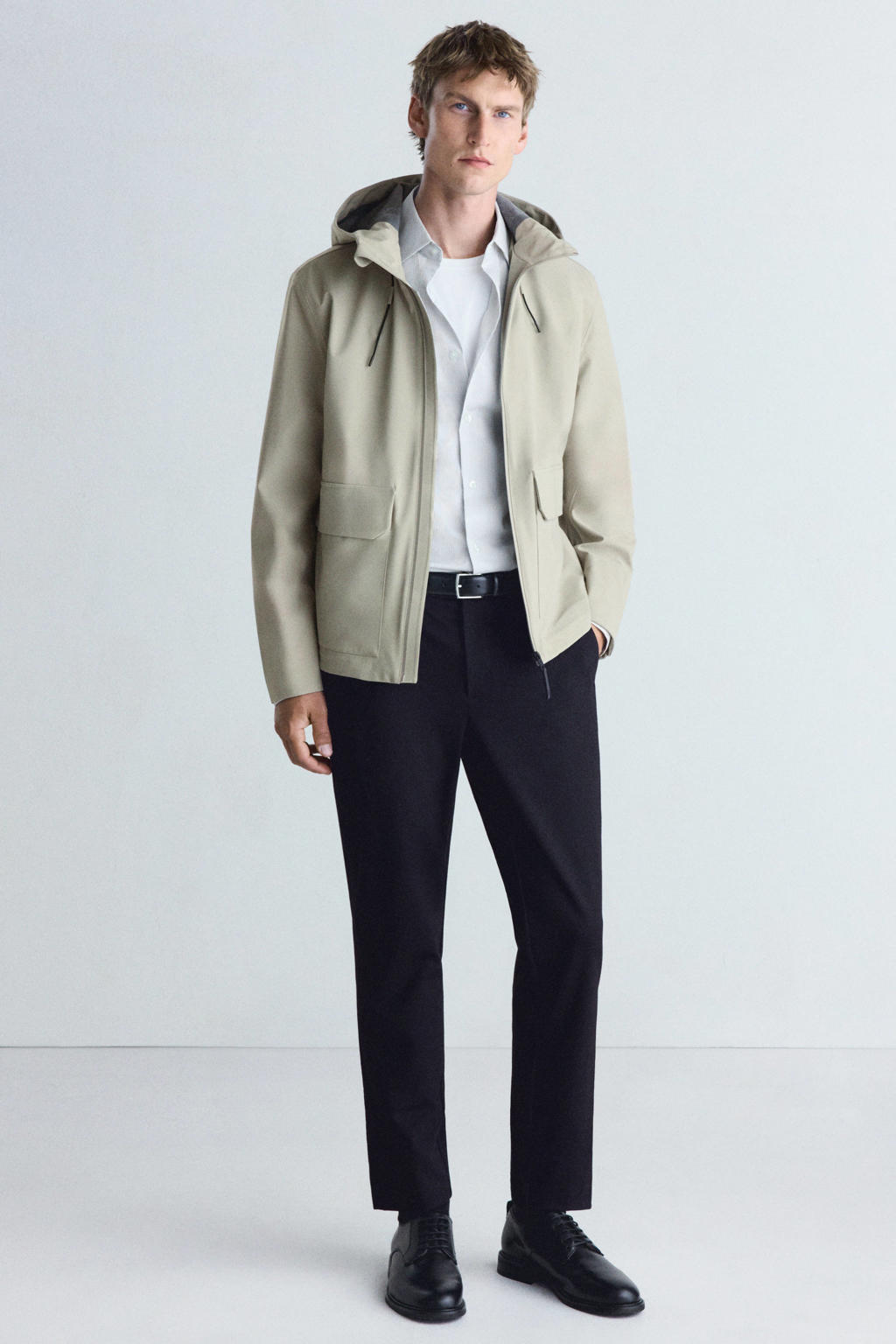 Beige heren Mango Man regenjas van polyester met effen, lange mouwen, capuchon en ritssluiting