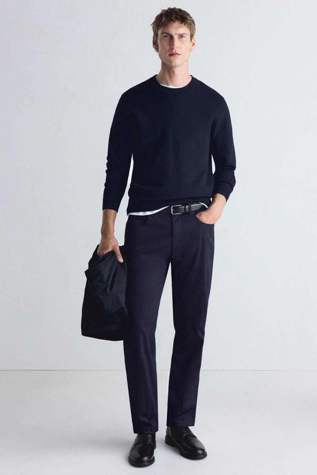 Donkerblauwe heren Mango Man slim fit gebreide trui van viscose met effen, lange mouwen en ronde hals