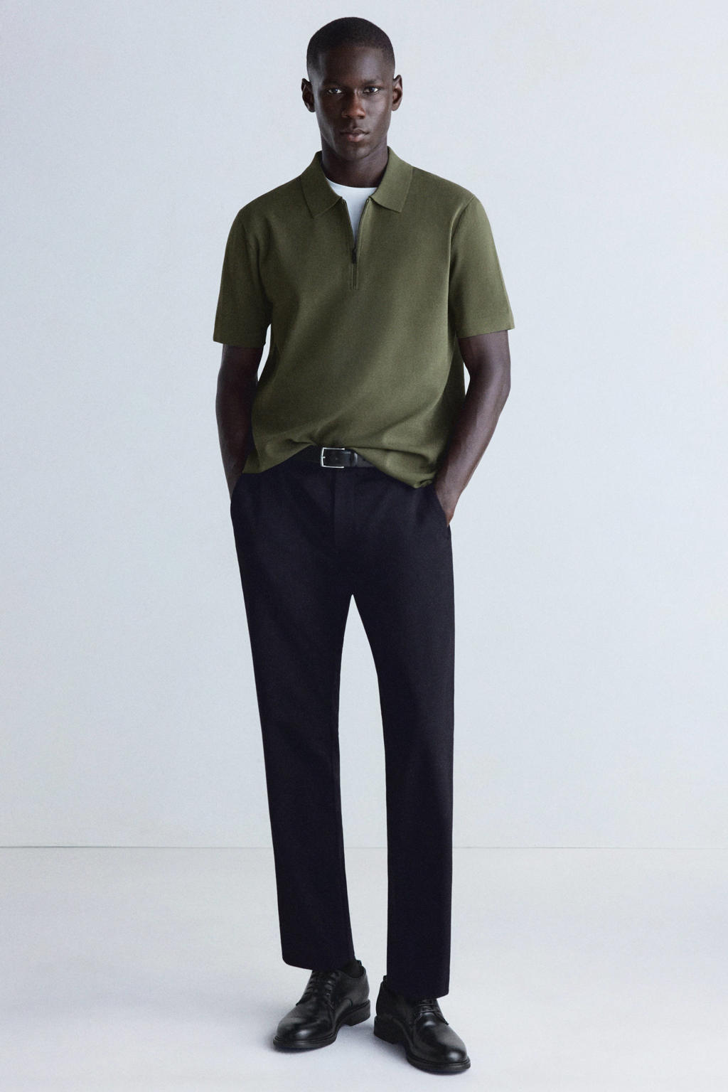 Kakikleurige heren Mango Man regular fit polo met effen en korte mouwen
