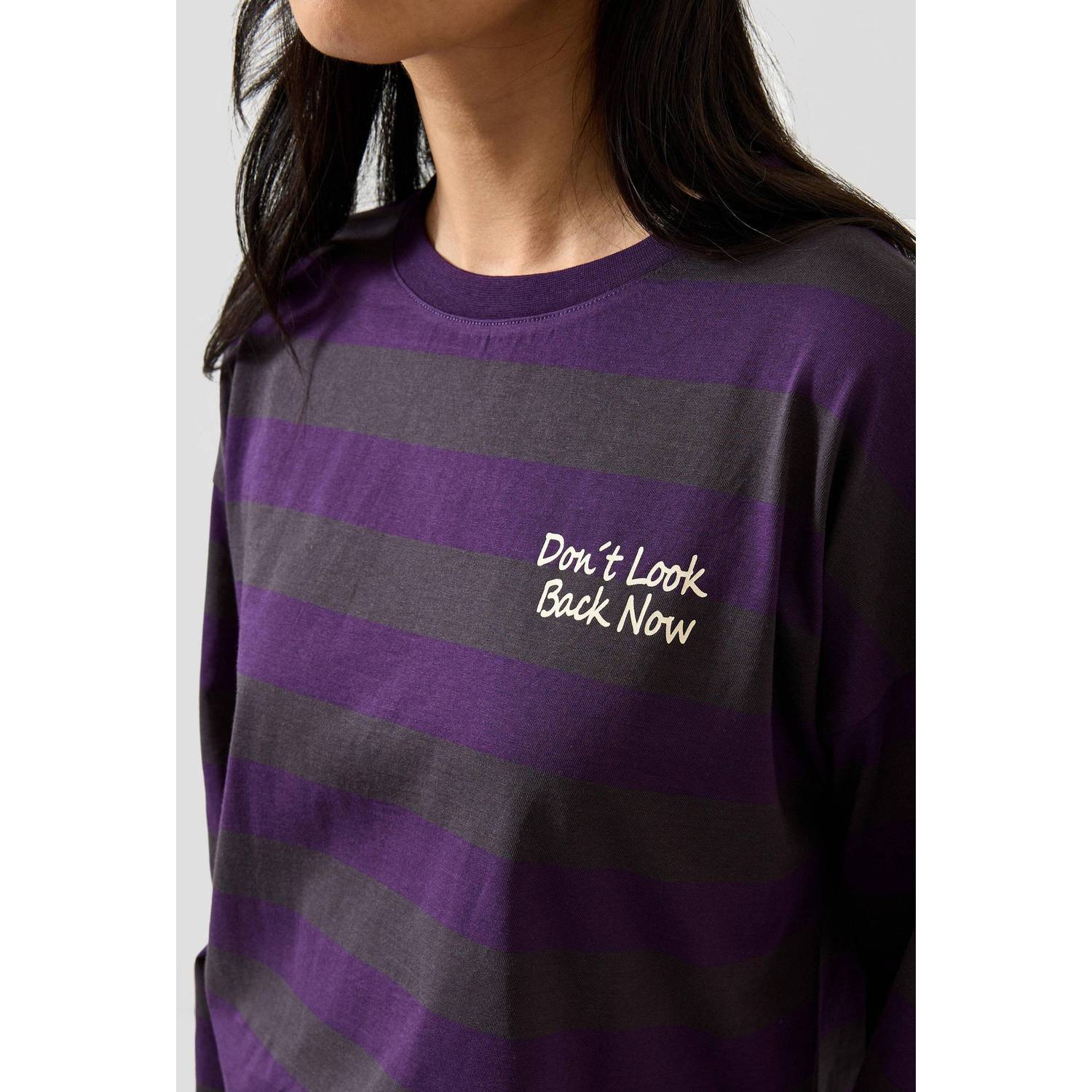 QS gestreepte longsleeve met tekst paars antraciet