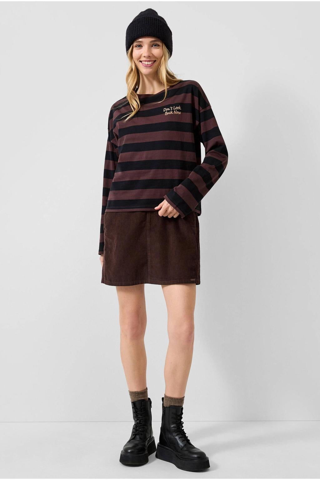 QS gestreepte longsleeve met tekst - donkerbruin/paars