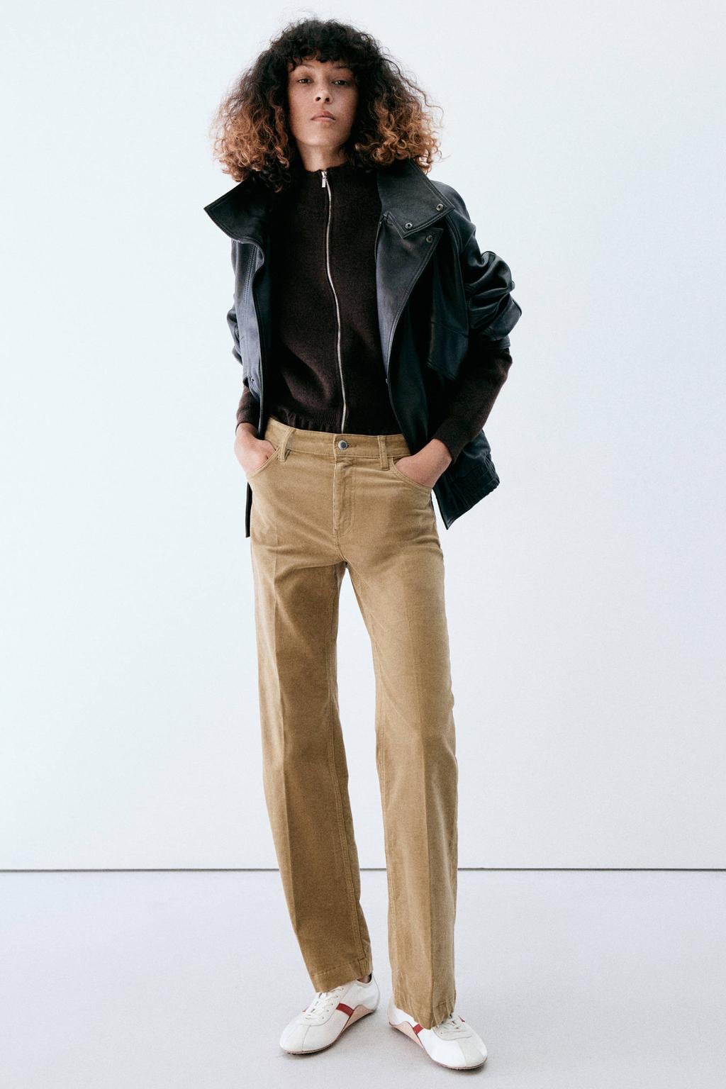Cognackleurige dames Mango flared jeans van corduroy met regular waist, rits- en knoopsluiting en effen