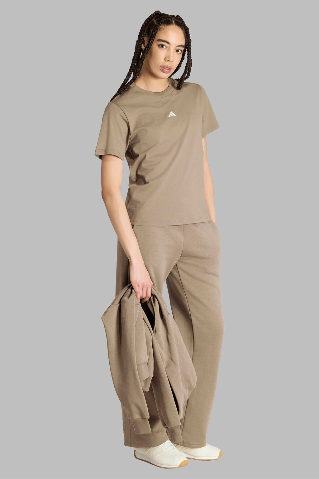 Beige dames adidas Sportswear essentials regular fit joggingbroek van katoen met elastische tailleband met koord en effen