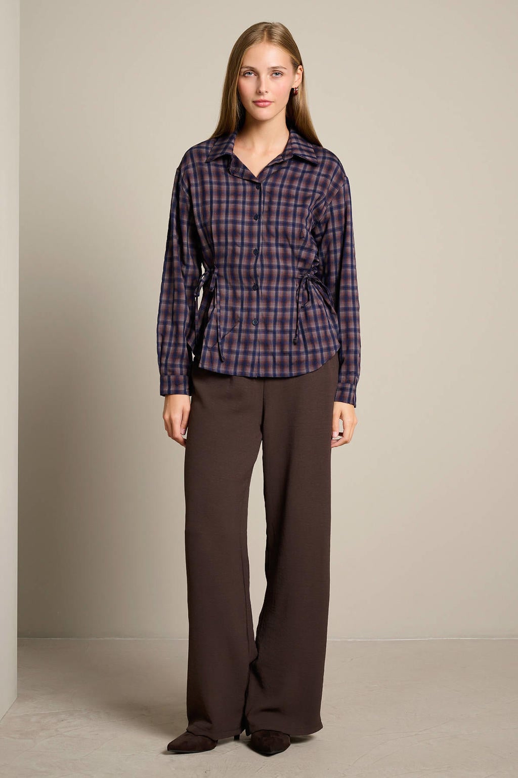 Bruin en blauwe dames LOLALIZA geruite blouse van polyester met lange mouwen, klassieke kraag, knoopsluiting en strikje