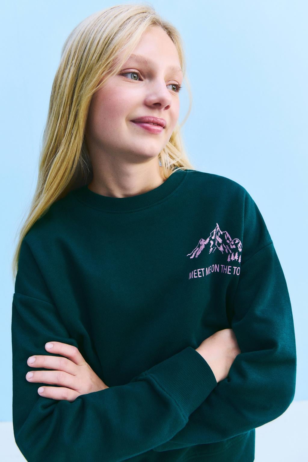 Mango Kids rechtvallende sweater met backprint - donkergroen