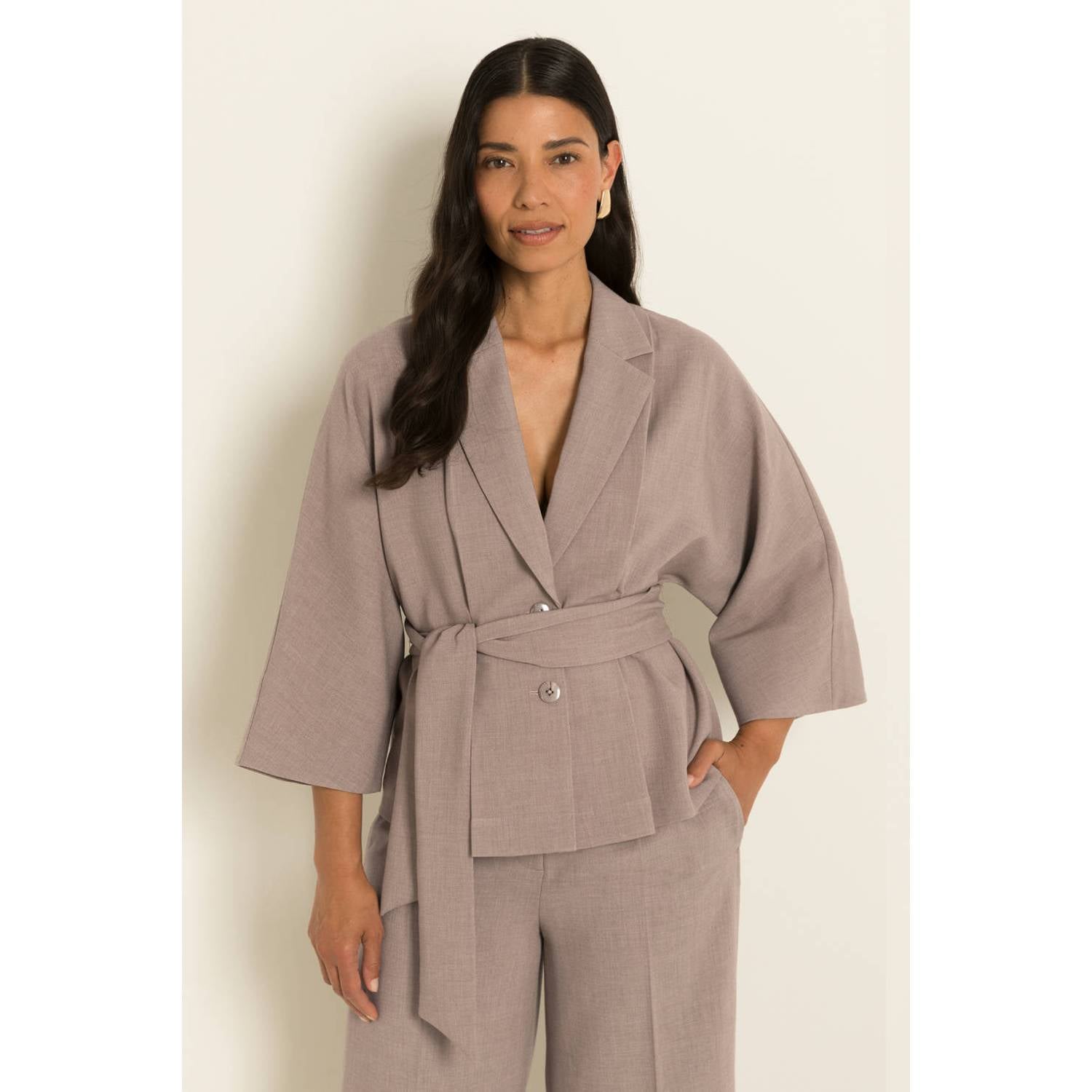Claudia Sträter blazer met ceintuur taupe